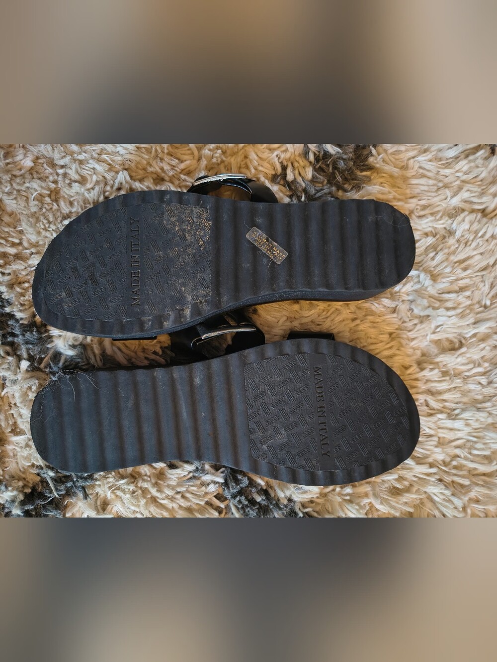 Italian Shoemakers Women's Black Slide Sandals - Picture 6 of 7